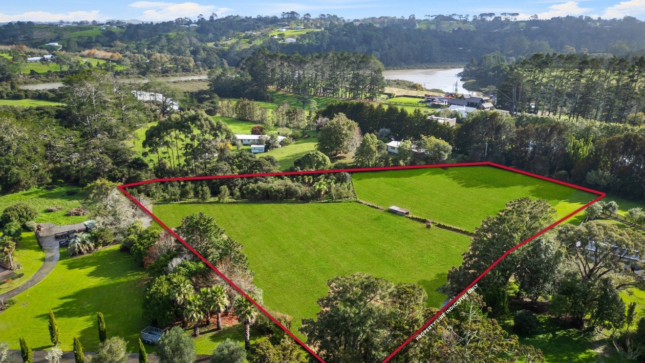 112 Sanders Road, Paremoremo, Auckland - Carousel 1