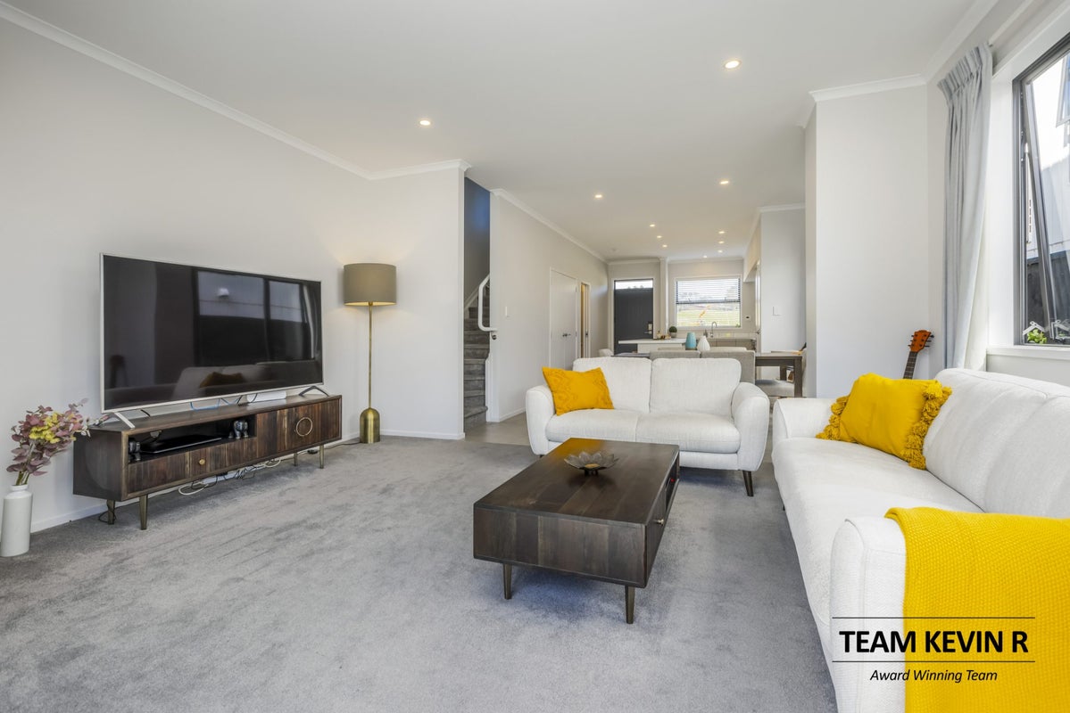 6 Kapia Road, Westgate, Auckland - Carousel 2