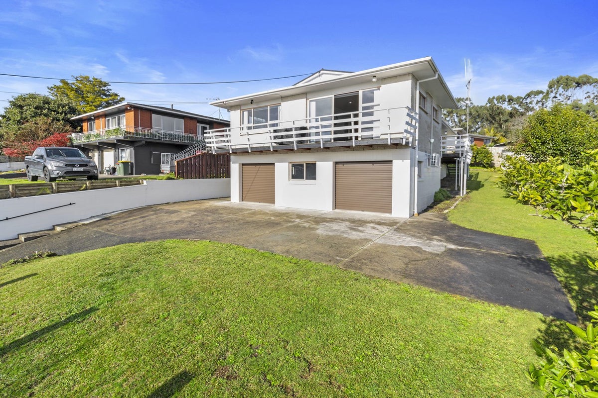 56 MacDonald Road, Glenview, Hamilton - Carousel 1