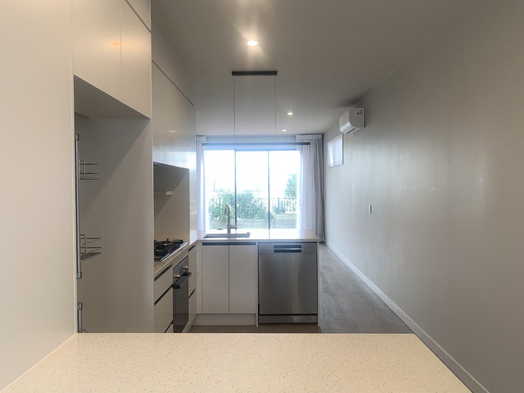6 Porowha Road, Westgate, Auckland - Carousel 2