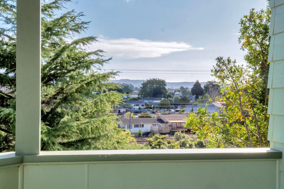 33 Rangeview Road, Sunnyvale, Auckland - Carousel 2