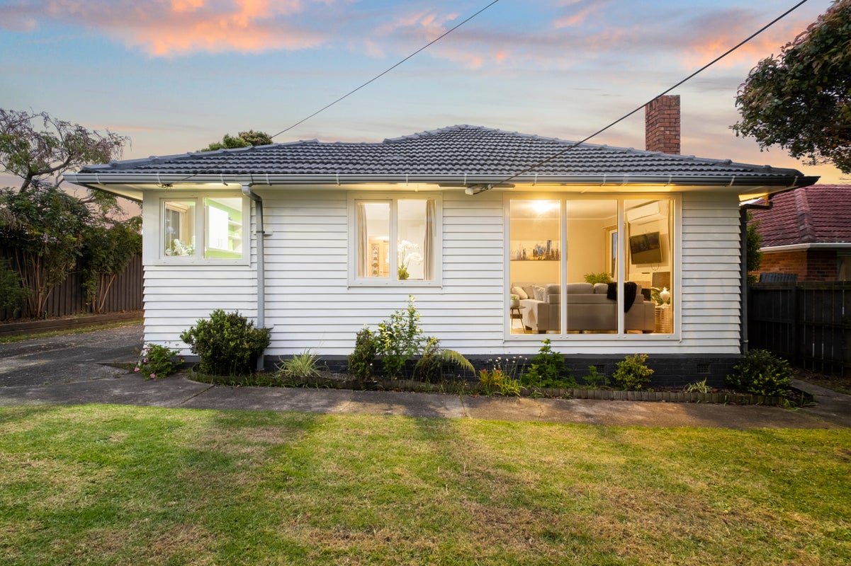 1/388 Te Atatu Road, Te Atatu Peninsula, Auckland - Carousel 1