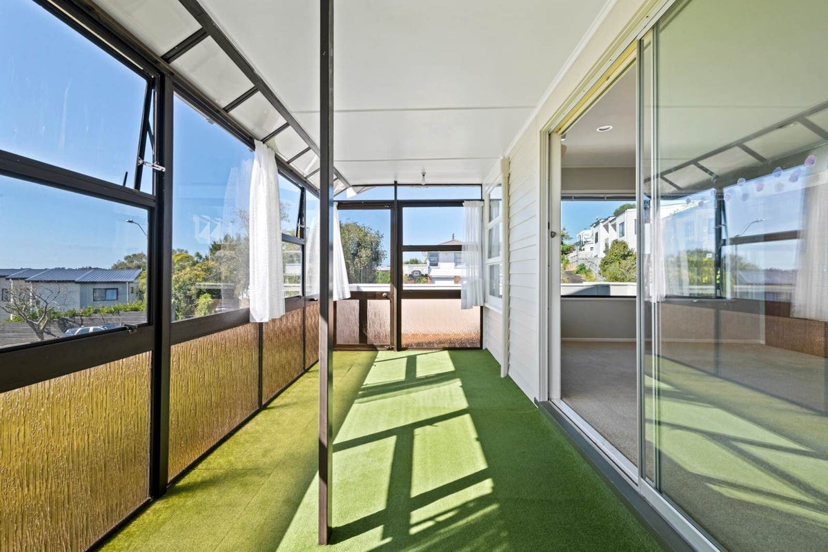 26 Seon Place, Birkdale, Auckland - Carousel 2