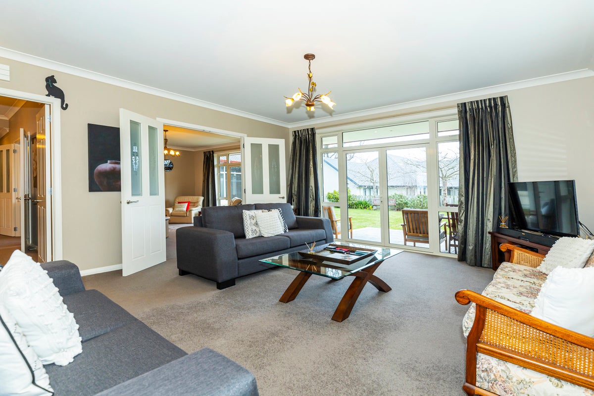 2 Edinburgh Street, Gleniti, Timaru - Carousel 2
