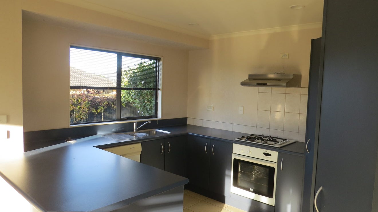 11 Cumbria Way, Hamilton East, Hamilton - Carousel 2