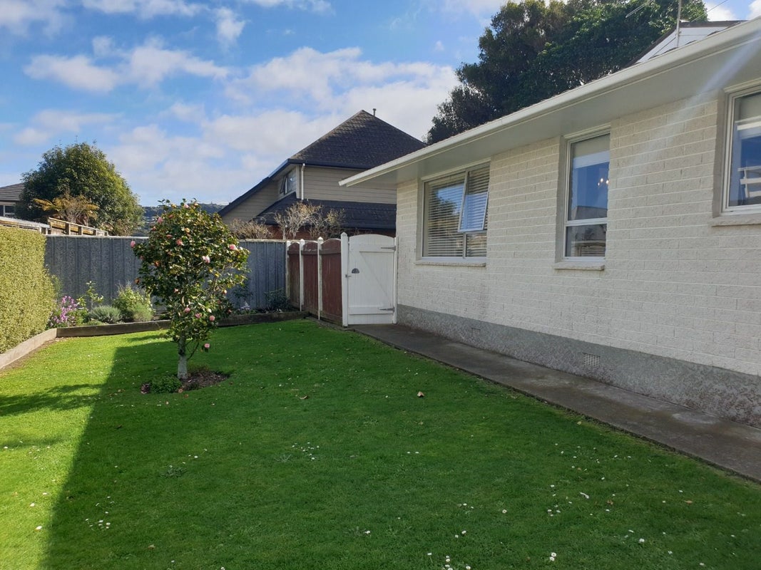 4B Epuni ST, EPUNI, LOWER HUTT - Carousel 1