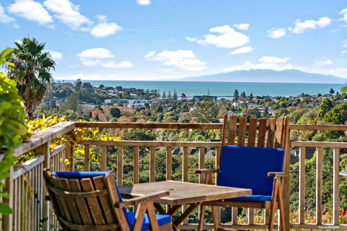 2/68 Langana Avenue, Browns Bay, Auckland - Carousel 1