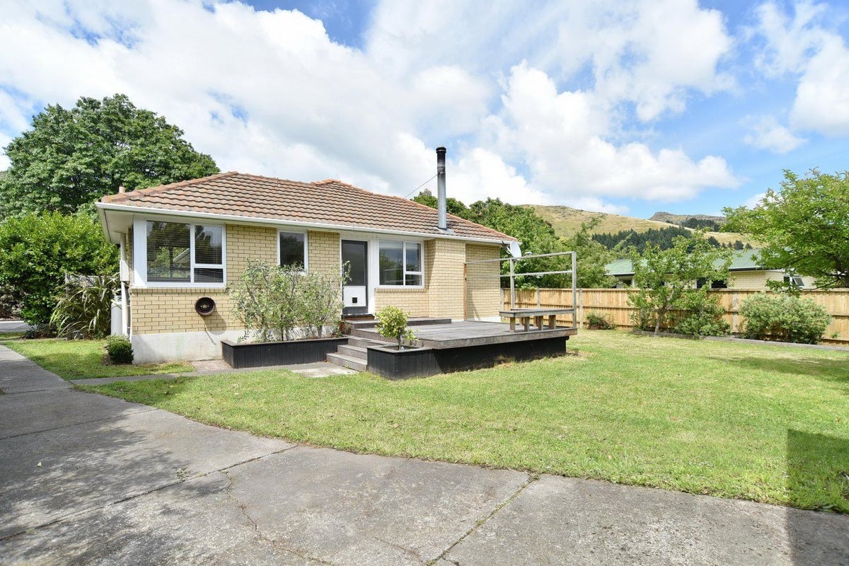 8C Martindales Road, Heathcote Valley, Christchurch - Carousel 1