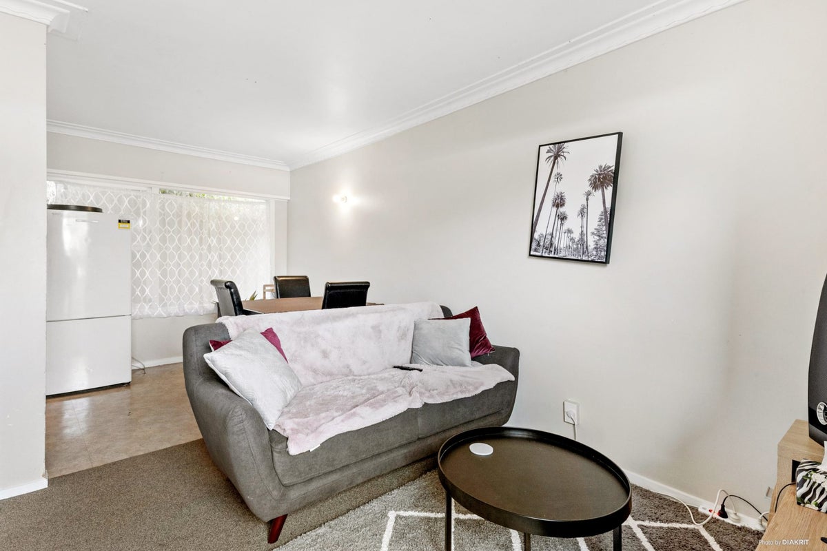 1/8 Alexander Avenue, Torbay, Auckland - Carousel 1