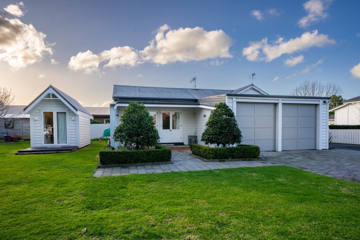 31 Naylor Street, Hamilton East, Hamilton - Carousel 3