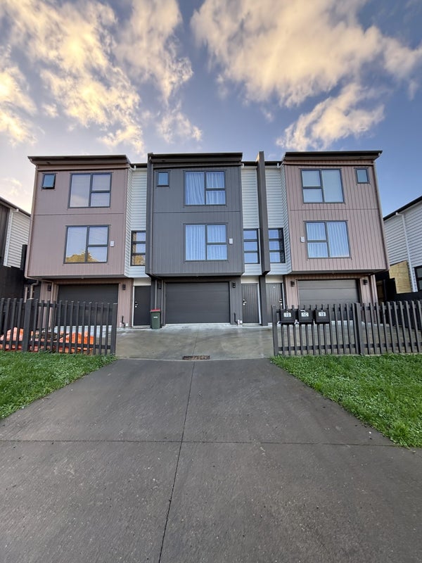 1B Stephen Lysnar Place, Hillsborough, Auckland - Carousel 13