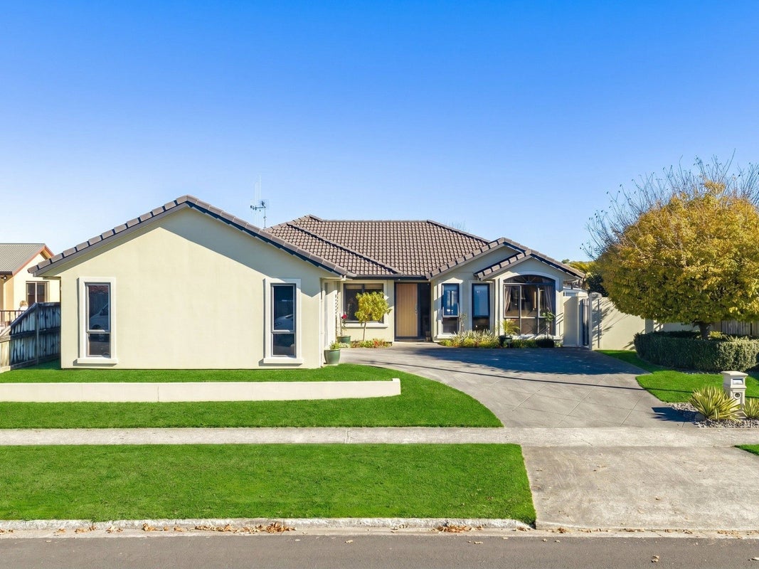 9 Woodham Place, Rototuna North, Hamilton - Carousel 1