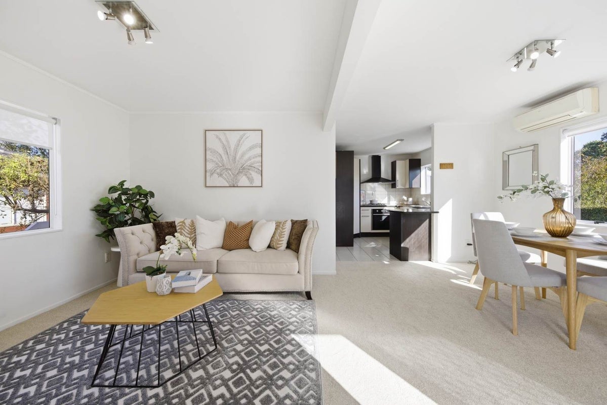 2/8 Chalmers Street, Avondale, Auckland - Carousel 2