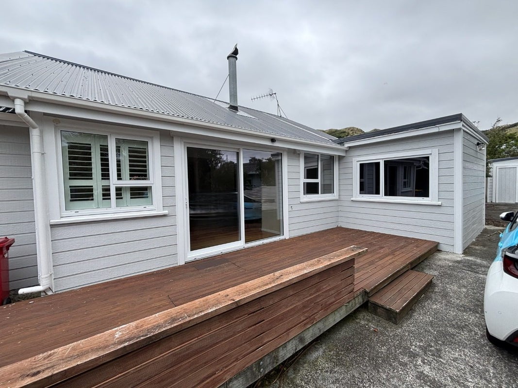 2 Te Pari Pari Road, Pukerua Bay, Porirua - Carousel 1