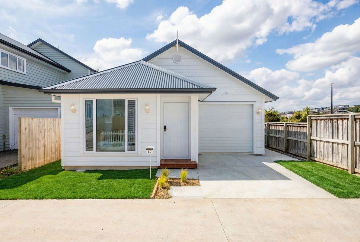 47 McCorquindale Drive, Flagstaff, Hamilton - Carousel 1