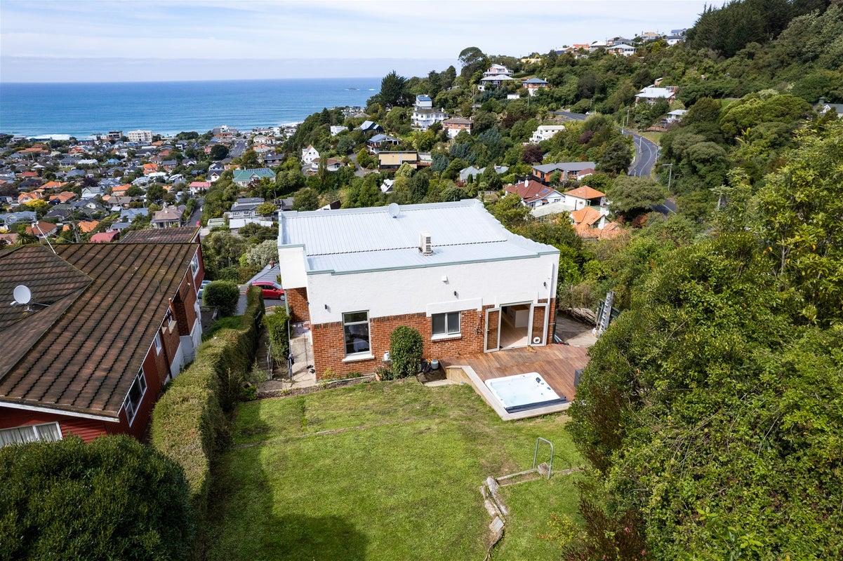 28 Seaview Terrace, Kew, Dunedin - Carousel 1