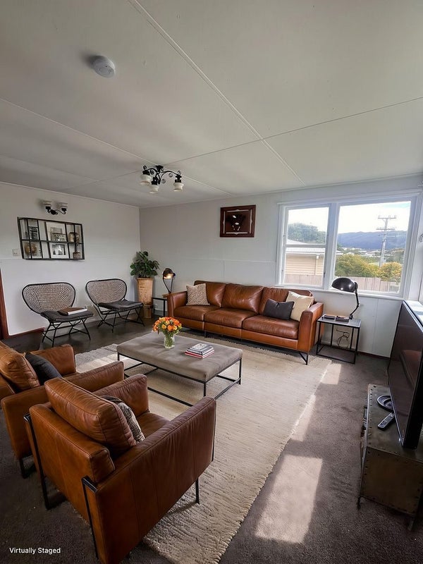 72 Castor Crescent, Cannons Creek, Porirua - Carousel 1