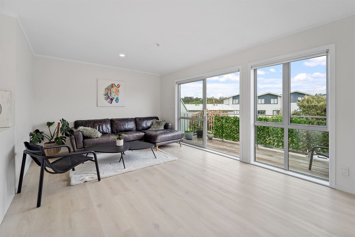2/15 Andersons Road, Oteha, Auckland - Carousel 2