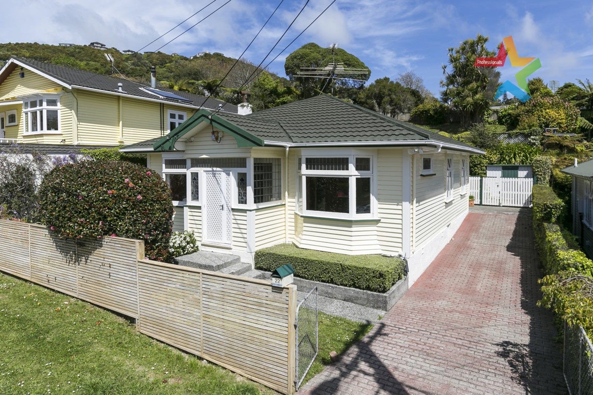 22 Burrows Avenue, Karori, Wellington - Carousel 1