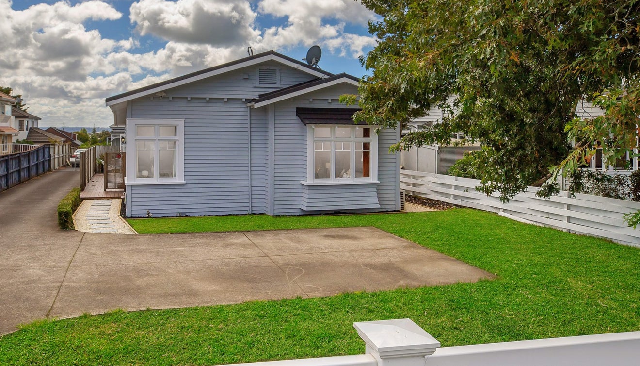 12 Powell Street, Avondale, Auckland - Carousel 18