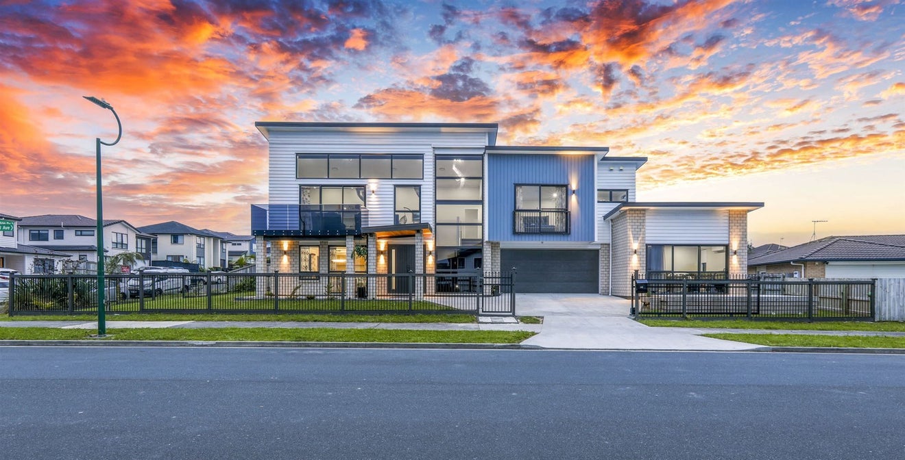 32 Cooladawson drive, Flat Bush, Auckland - Carousel 1