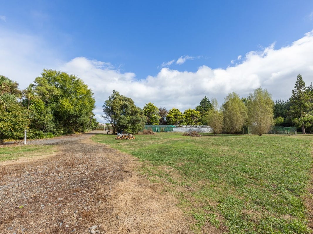 1127 State Highway 1, Te Horo - Carousel 45