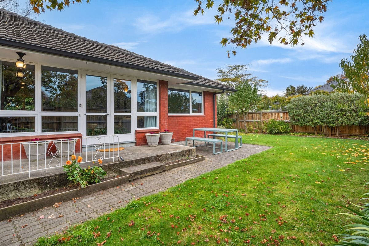 18B Idris Road, Fendalton, Christchurch - Carousel 2