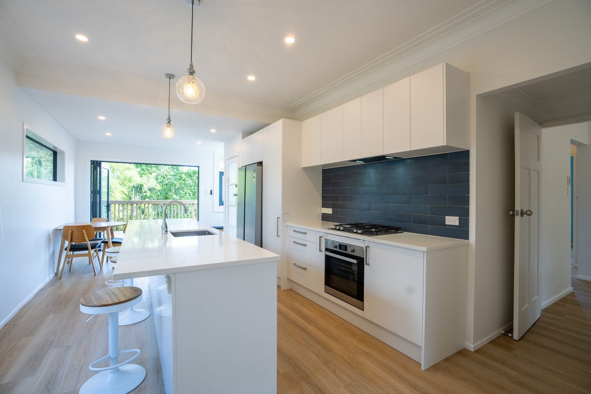 9 Hutchinson Avenue, New Lynn, Auckland - Carousel 2