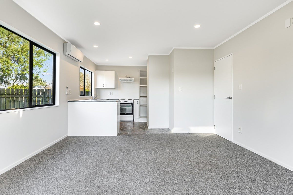 10 Commodore Avenue, Flagstaff, Hamilton - Carousel 37