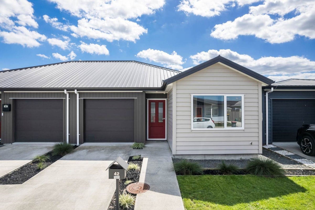 42 Whareatua Avenue, Takanini, Auckland - Carousel 2