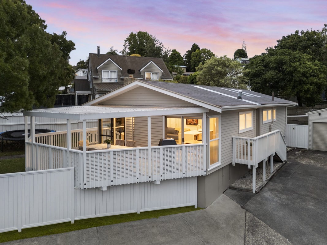 71 Vandeleur Avenue, Birkdale, Auckland - Carousel 1