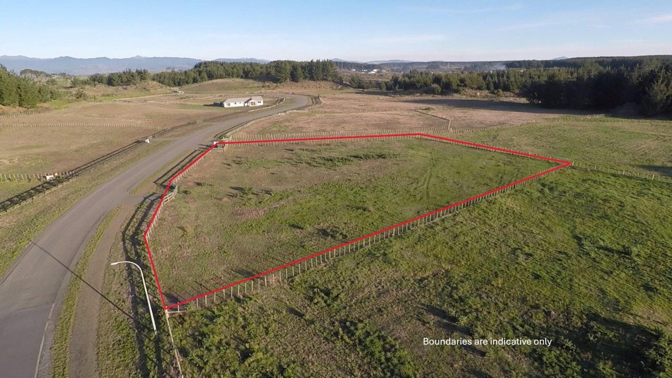 18 Truebridge Drive, Waitarere, Levin - Carousel 1