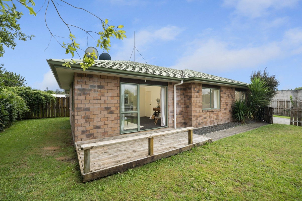 1A Lagoon Place, Poike, Tauranga - Carousel 1
