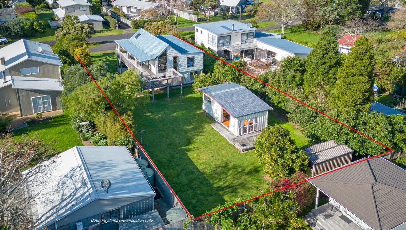 10 Robyn Crescent, Hahei, Whitianga - Carousel 2