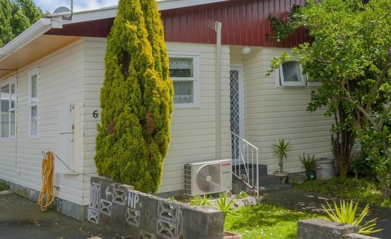 6/52 LEIGHTON AVE, GRACEFIELD, LOWER HUTT - Carousel 1
