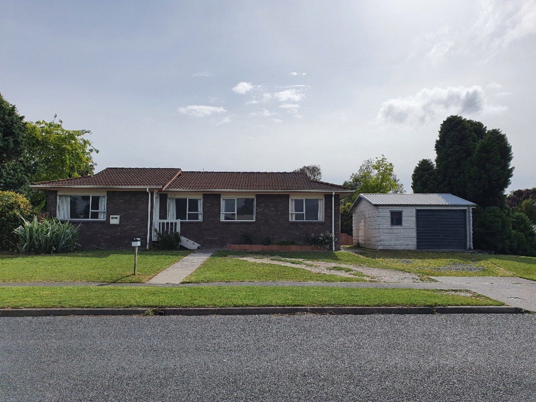 14 Garland Drive, St Andrews, Hamilton - Carousel 1