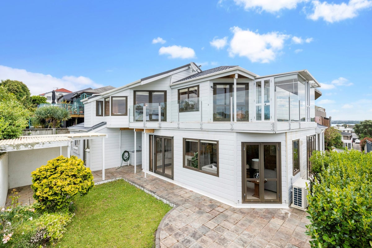 1/160 Bucklands Beach Road, Bucklands Beach, Auckland - Carousel 2