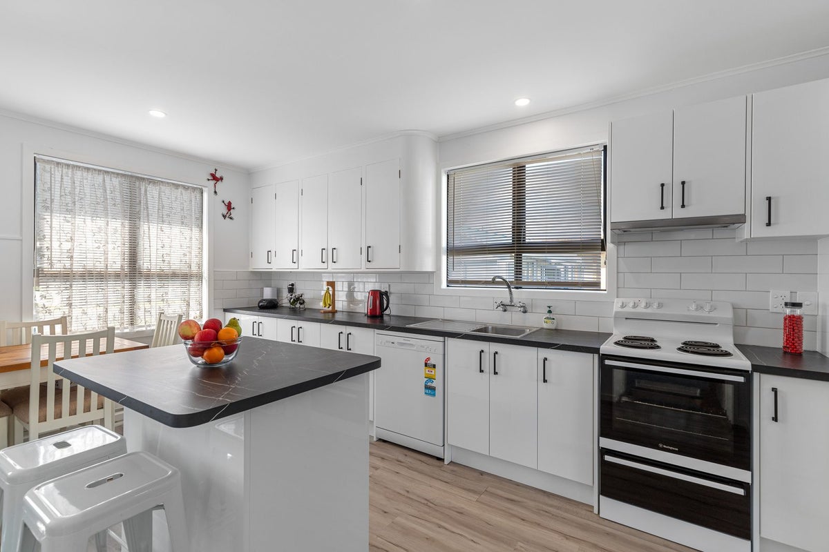 7 Terminus Street, Te Aroha, Te Aroha - Carousel 2