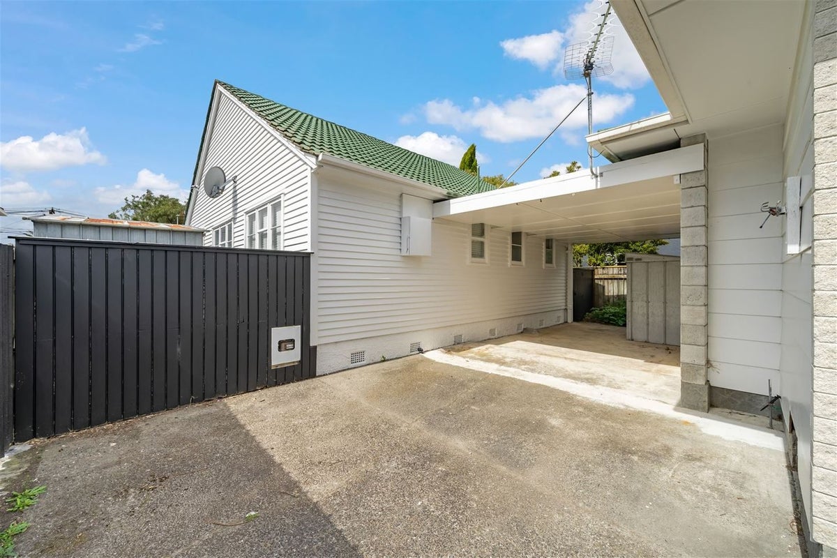 257 Waterloo Road, Fairfield, Lower Hutt - Carousel 11