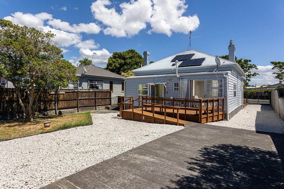4 Kiwitea Street, Sandringham, Auckland - Carousel 2