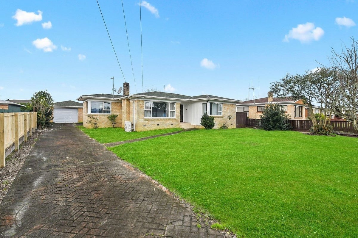 47 Fenwick Crescent, Hillcrest, Hamilton - Carousel 1