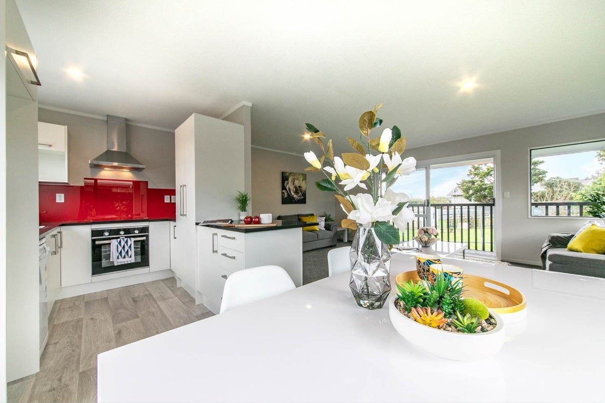 84 Farquhar Road, Glendene, Auckland - Carousel 14