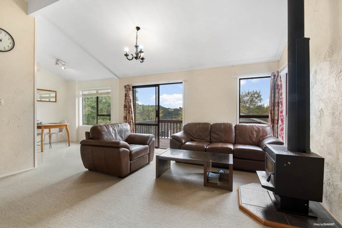 1/28 Bayview Road, Bayview, Auckland - Carousel 2