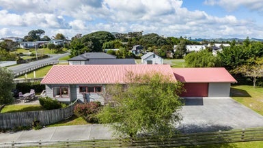14 Moir Point Road, Mangawhai Heads, Mangawhai - Carousel 1