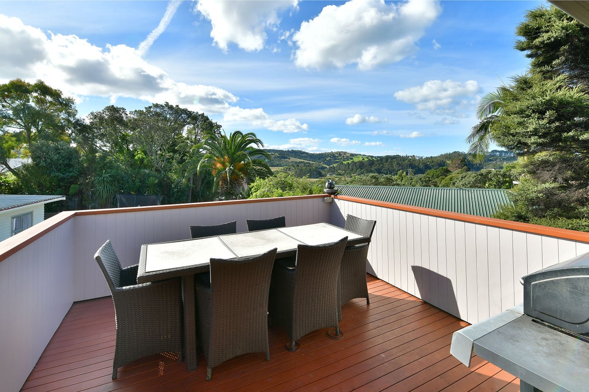 5A Hammond Avenue, Hatfields Beach, Orewa - Carousel 2