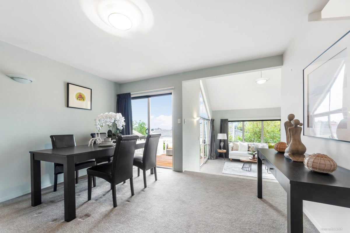 5 Frenz Drive, Titirangi, Auckland - Carousel 2
