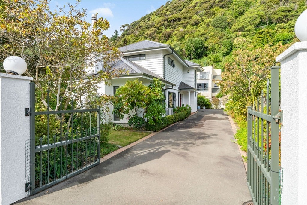 209 Muritai Road, Eastbourne, Lower Hutt - Carousel 1