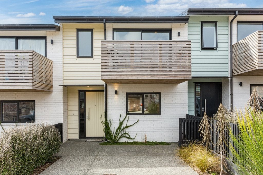 43 Oakum Road, Whitby, Porirua - Carousel 11