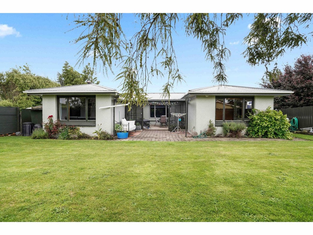 30 York Street, Strathern, Invercargill - Carousel 1