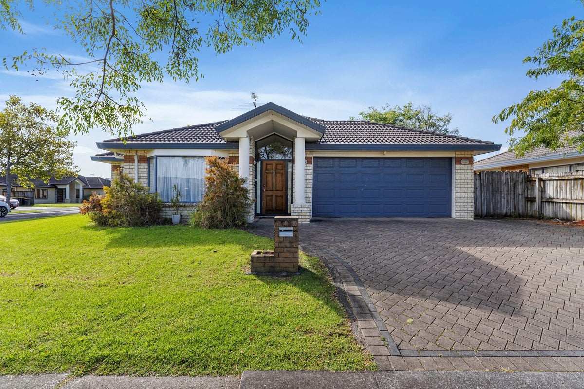 11 Feeny Crescent, East Tamaki, Auckland - Carousel 1